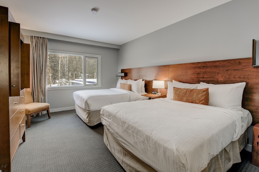 WOODLAND, STANDARD, 2 DOUBLE BEDS