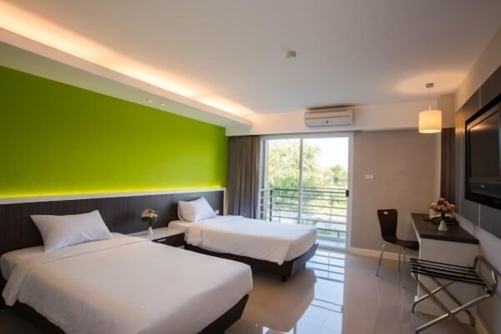 Napatra Hotel 7/23