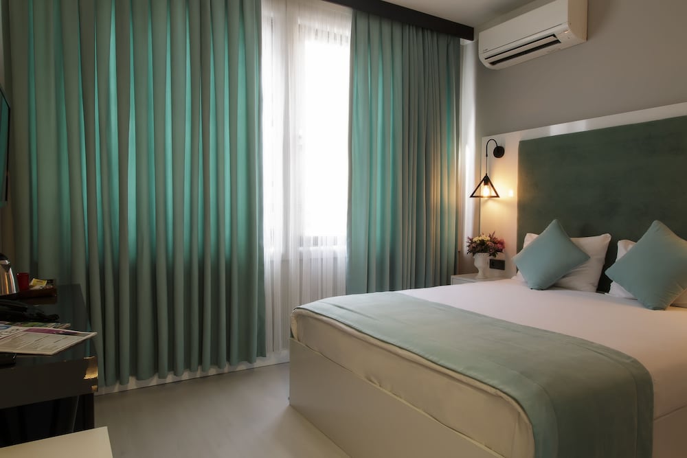 Des Suites Hotel 12/53