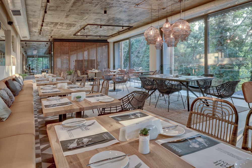 Umani Hotel & Beach 35/50