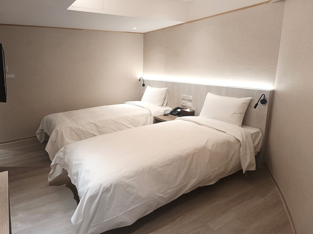 Jing Jing Holiday Hotel 30/46
