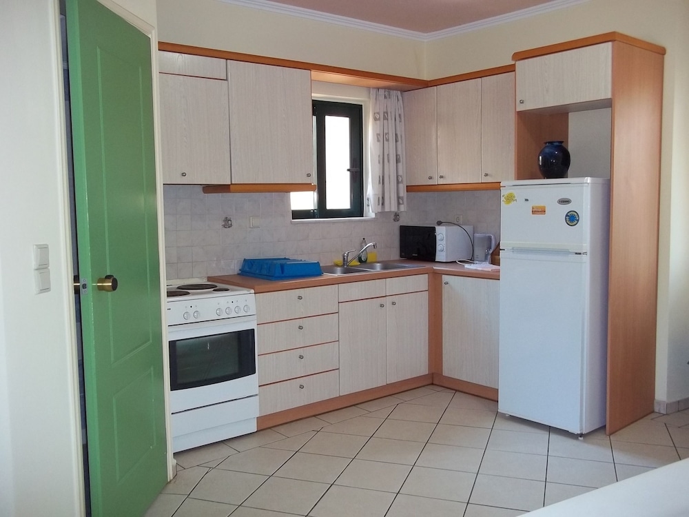 Aloni Suites 8/35