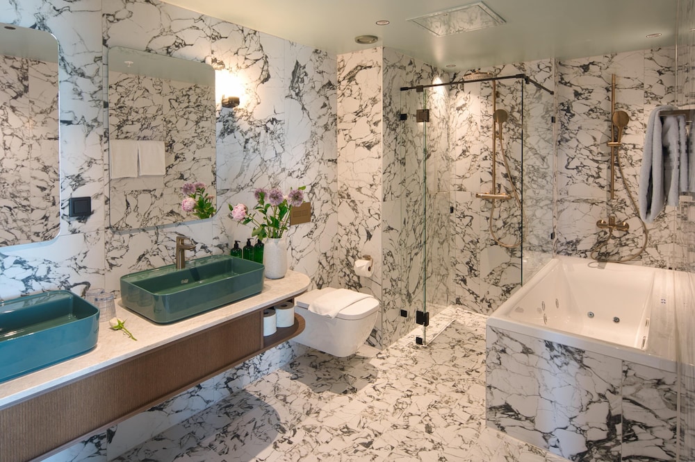 Willow, WorldHotels Crafted 46/48