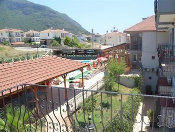 Green Valley Apartments 14/14
