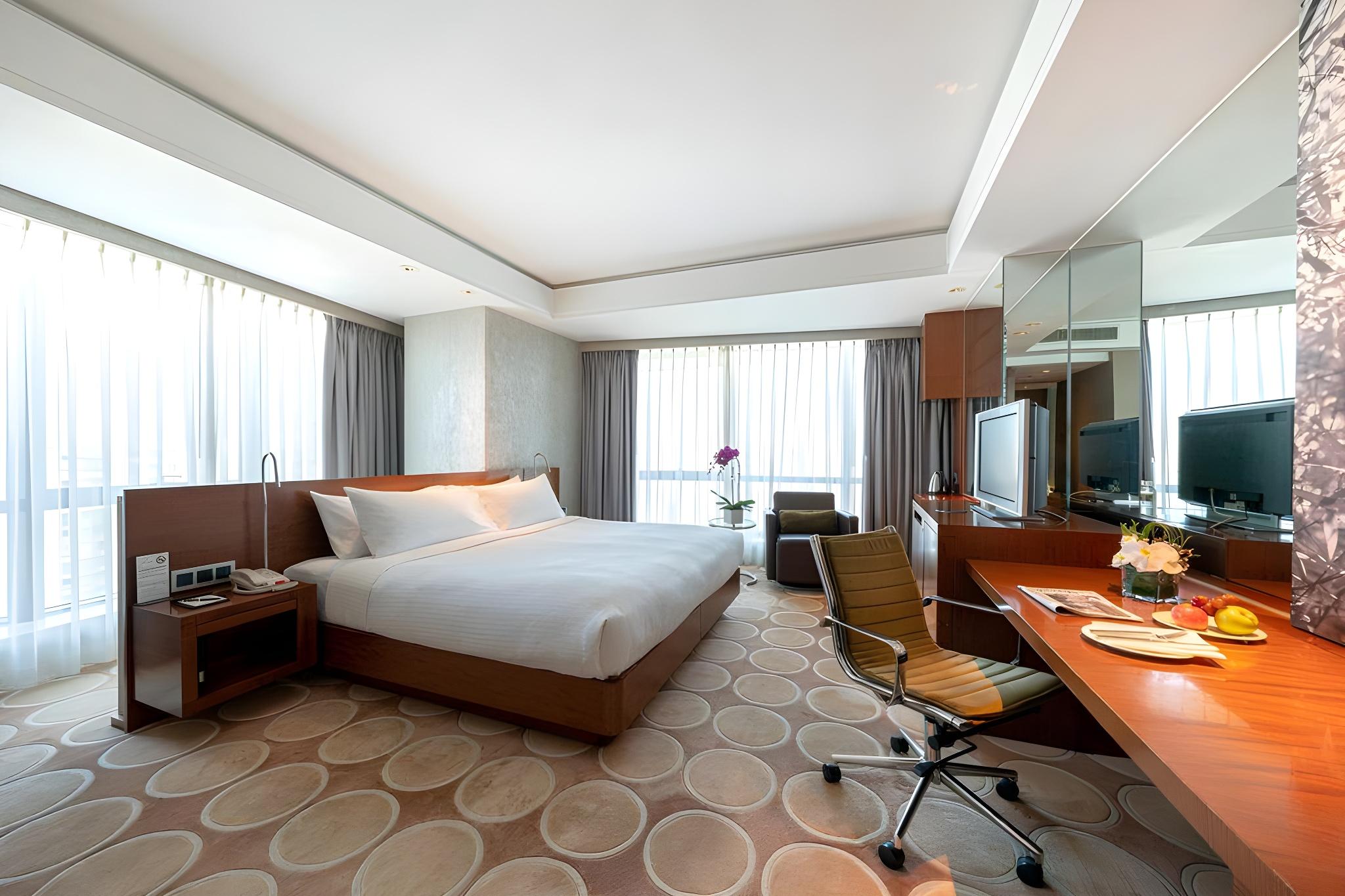Eton, King Bed