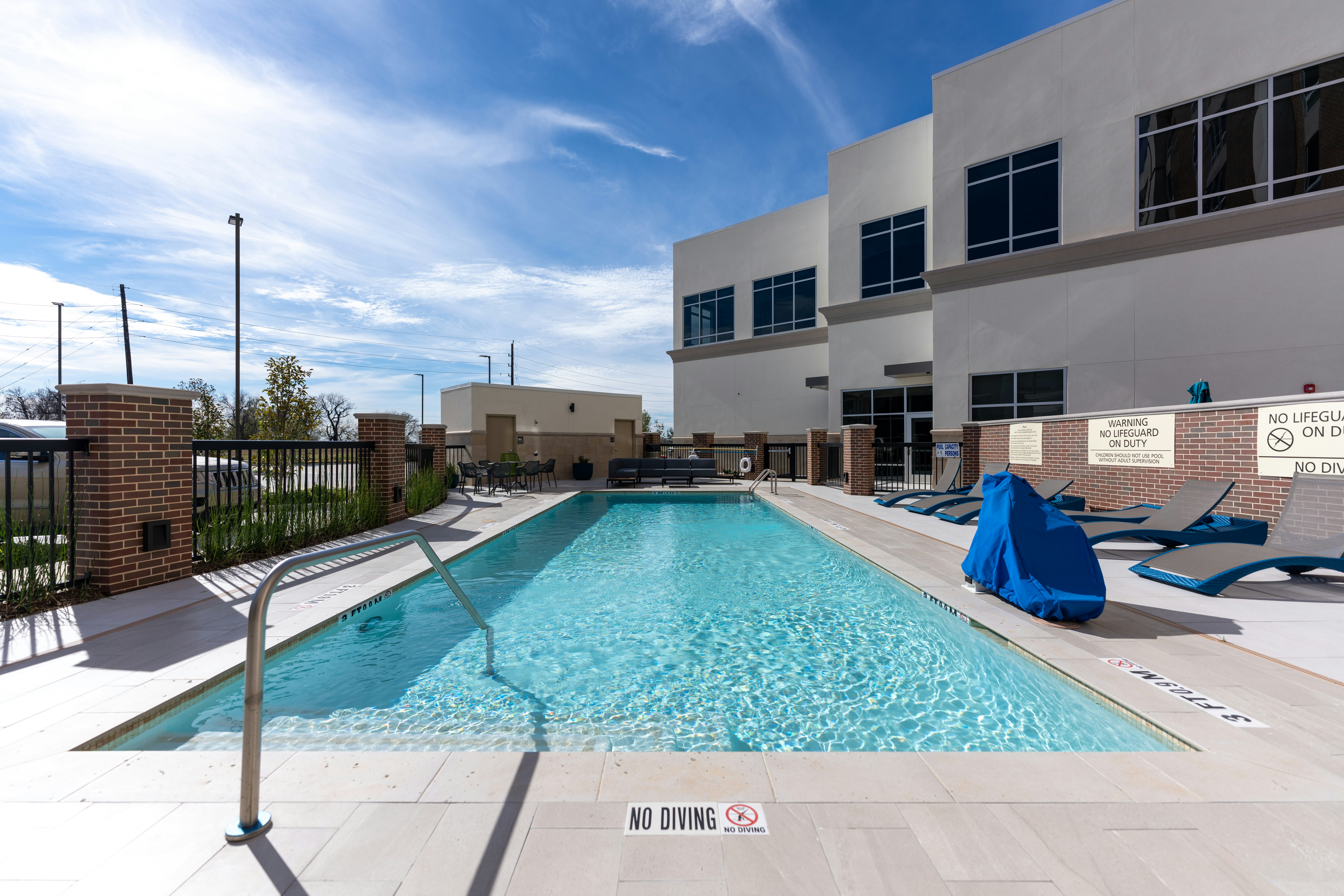 Hampton Inn Suites Houston Sugar Land 33/34