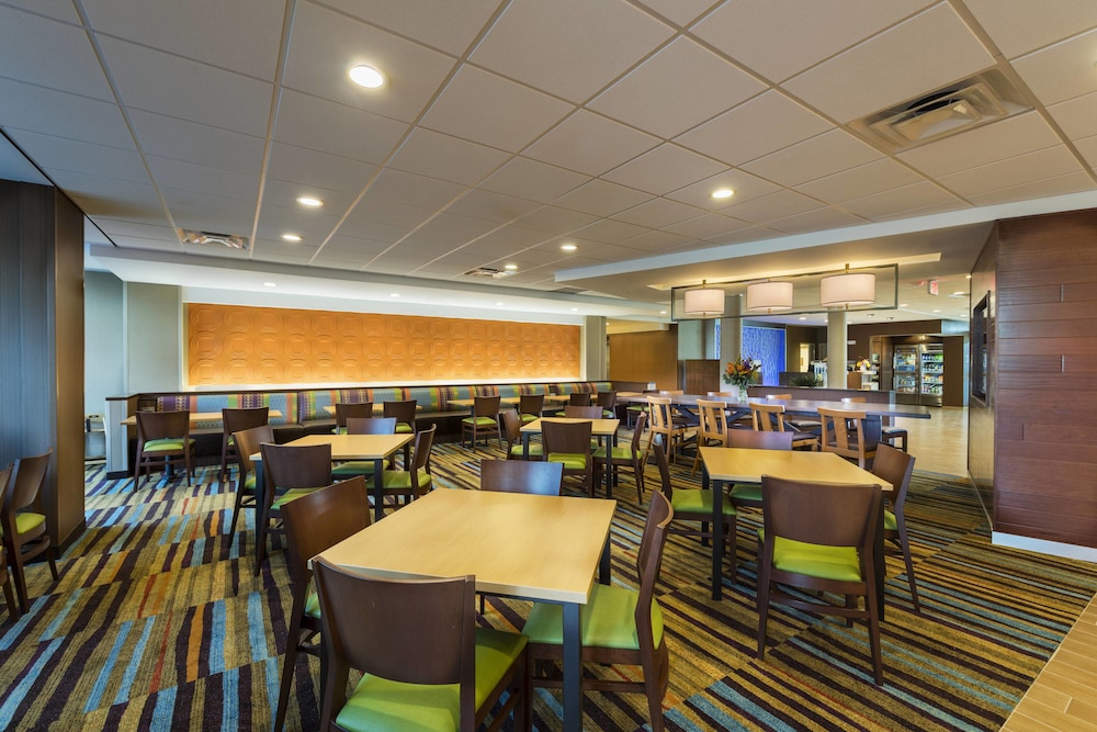 Fairfield Inn Suites Dallas Waxahachie 29/34
