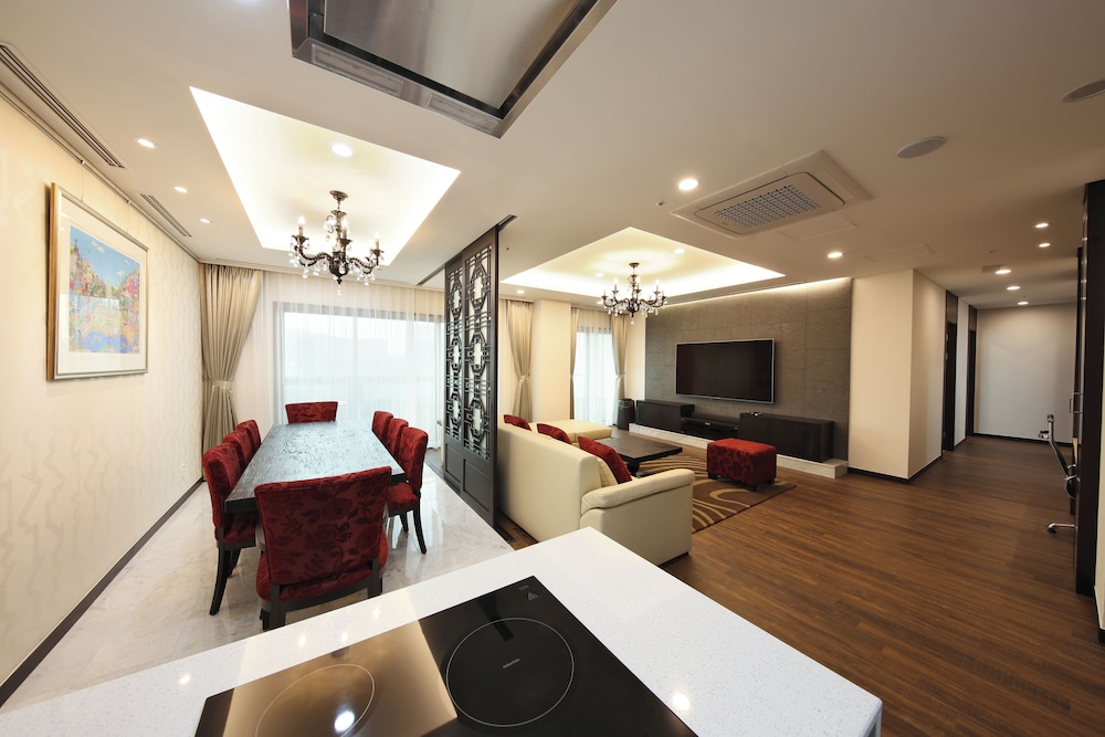 Orakai Insadong Suites 56/72