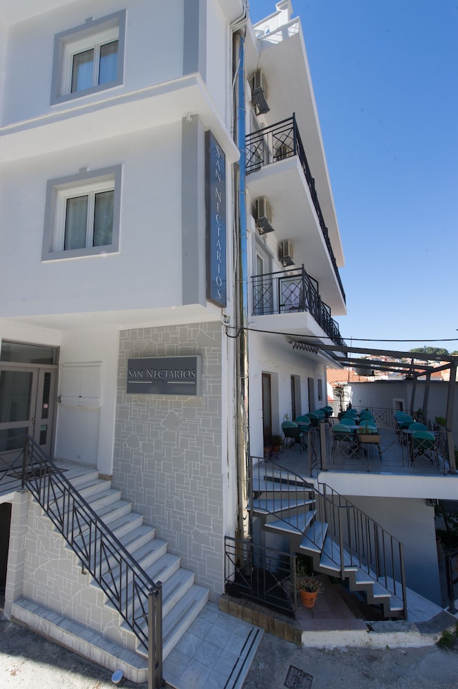 SAN NECTARIOS HOTEL 35/50
