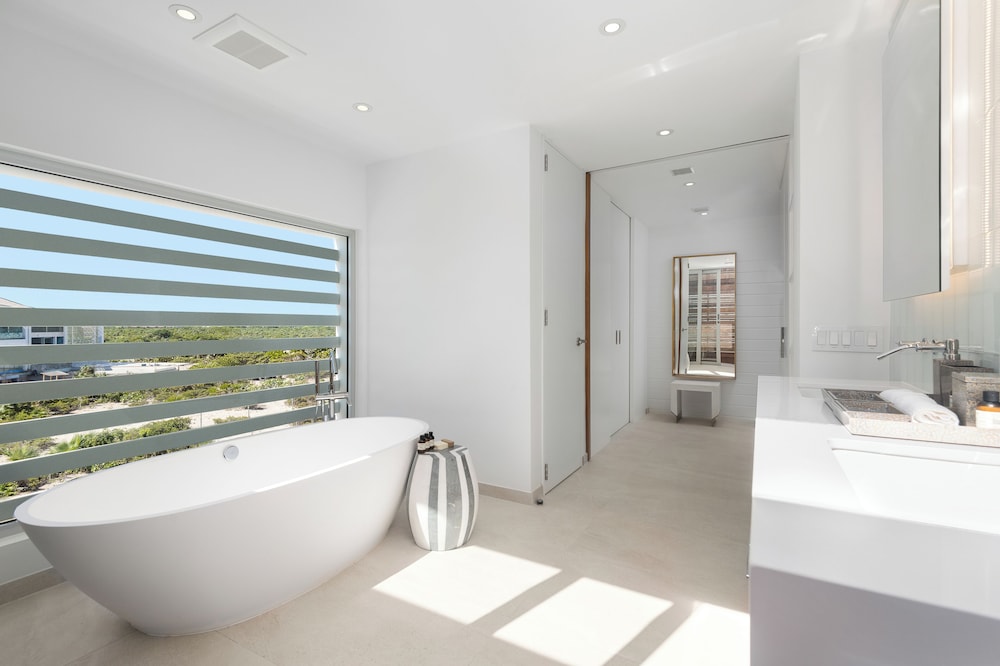 Grace Bay, 6 Bedrooms, Villa, 5 King Beds, Single Bed, Ocean View
