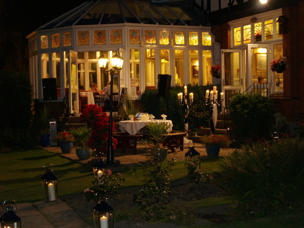 Normanhurst Hotel 43/50