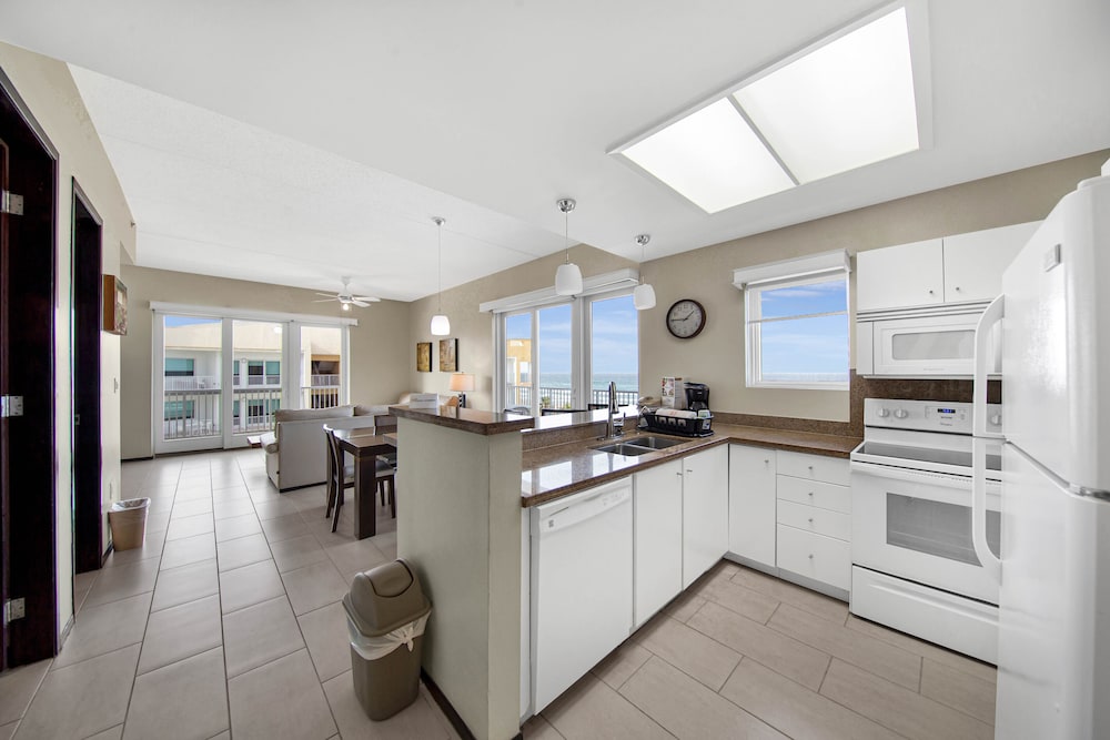 Peninsula Island Resort Spa All Suites 22/66