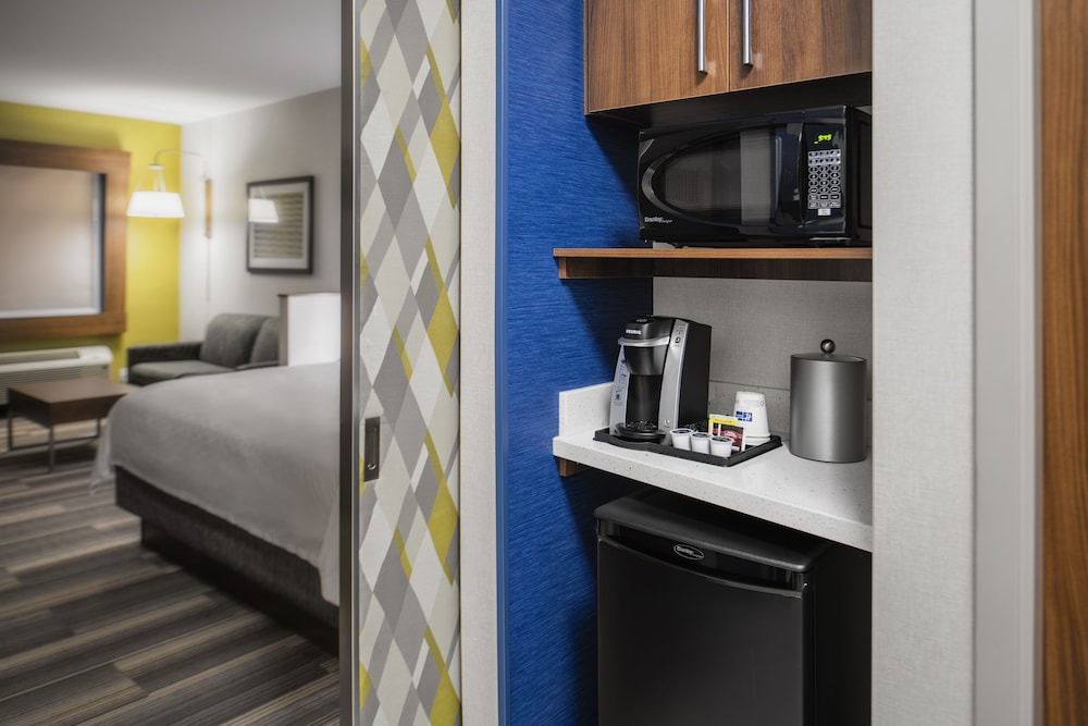Holiday Inn Express And Suites Kelowna East 20/68