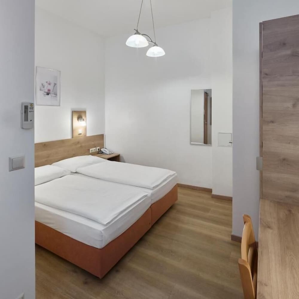 Terminus Hotel 26/50