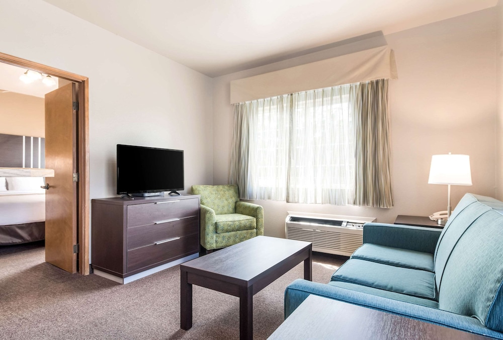 Quality Inn & Suites Bainbridge Island 31/62