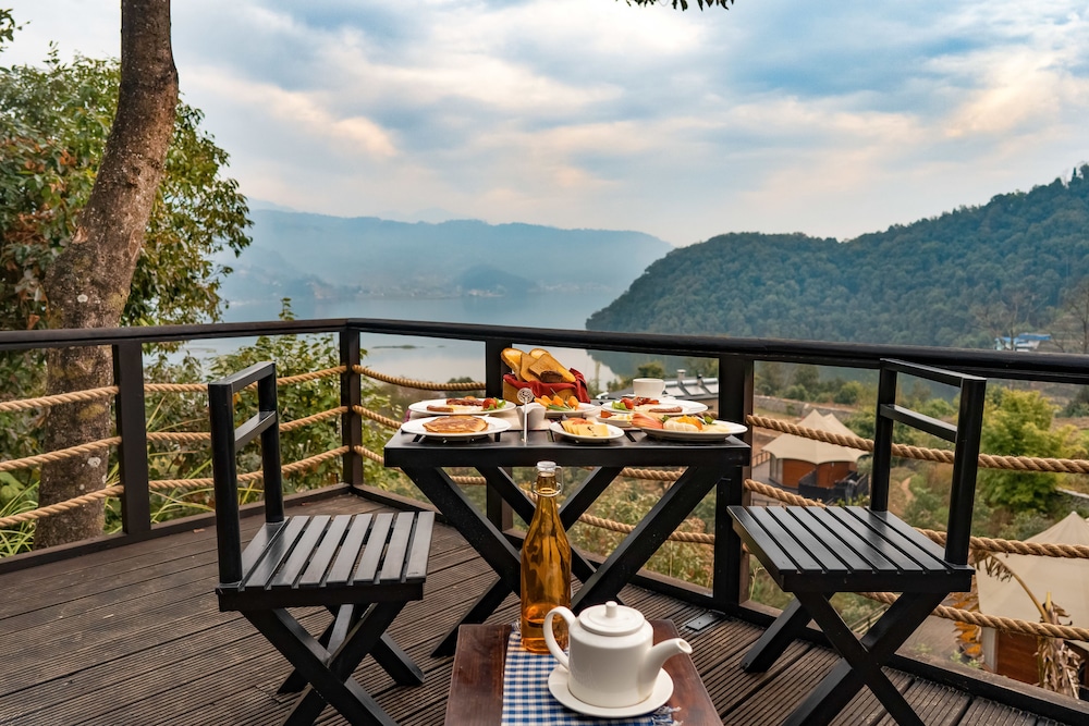 The Pavilions Himalayas Lake View 41/62