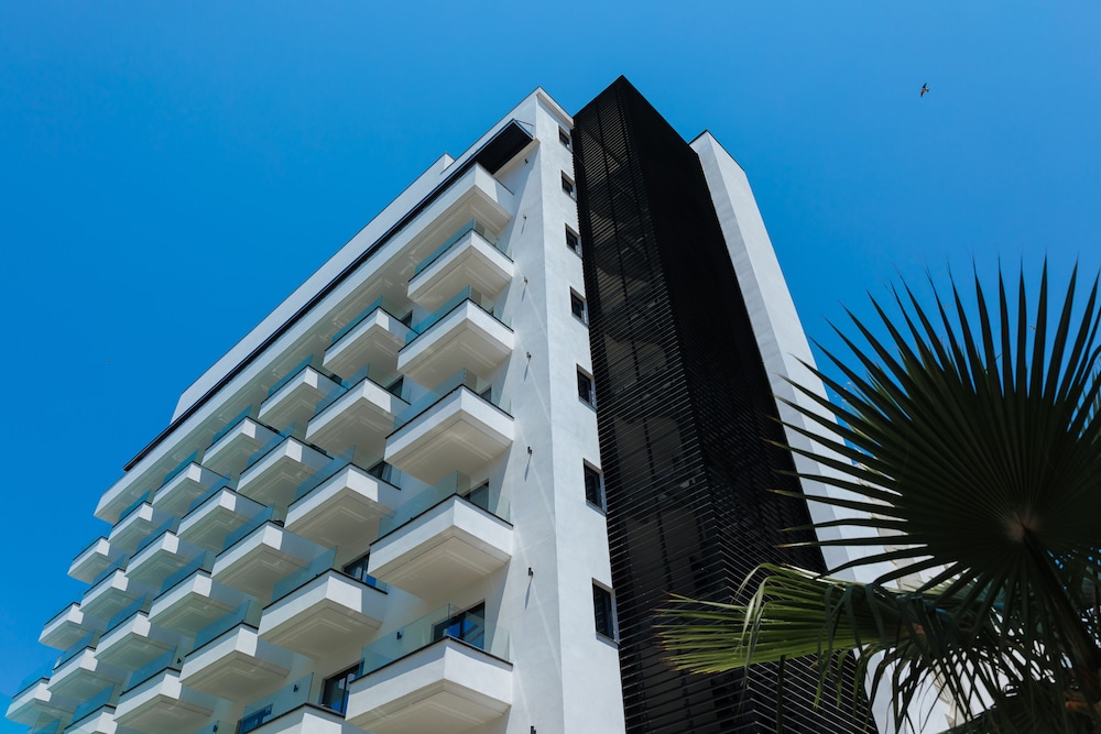 Brilliant Hotel & SPA Golem 2/43