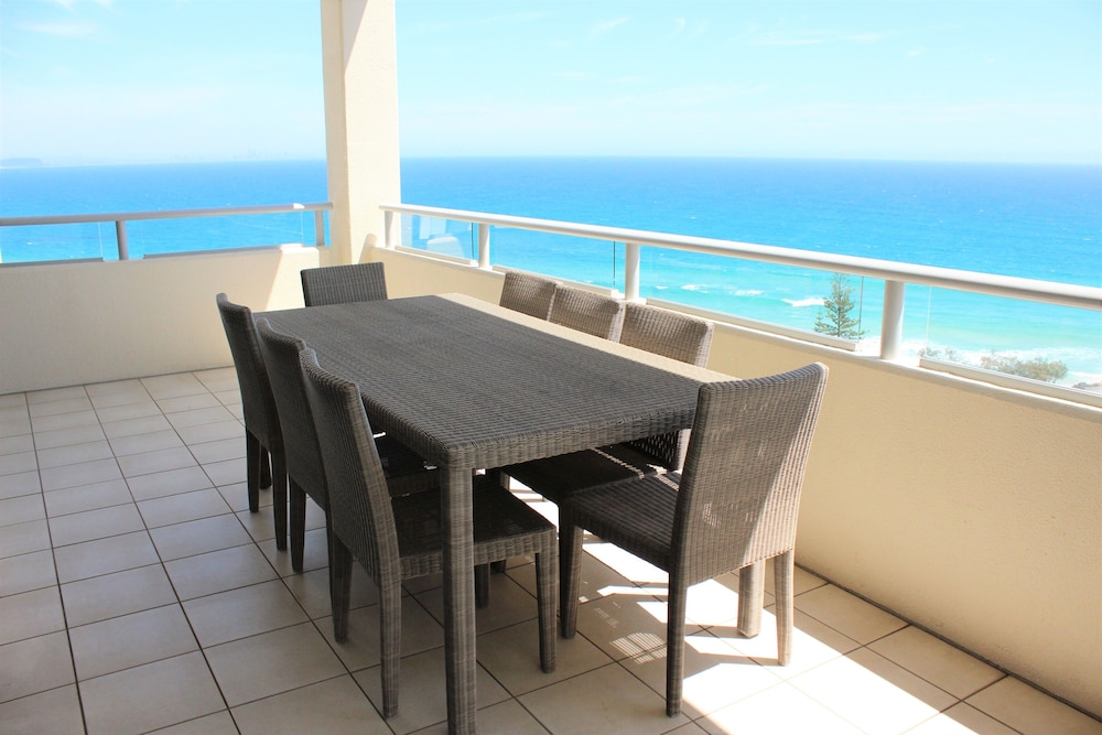Blue C Coolangatta 63/77