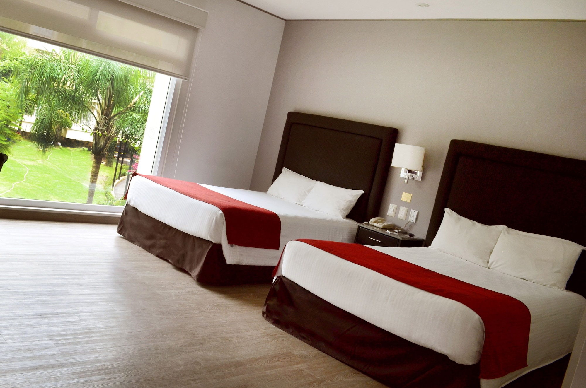 EXECUTIVE, DOUBLE BED