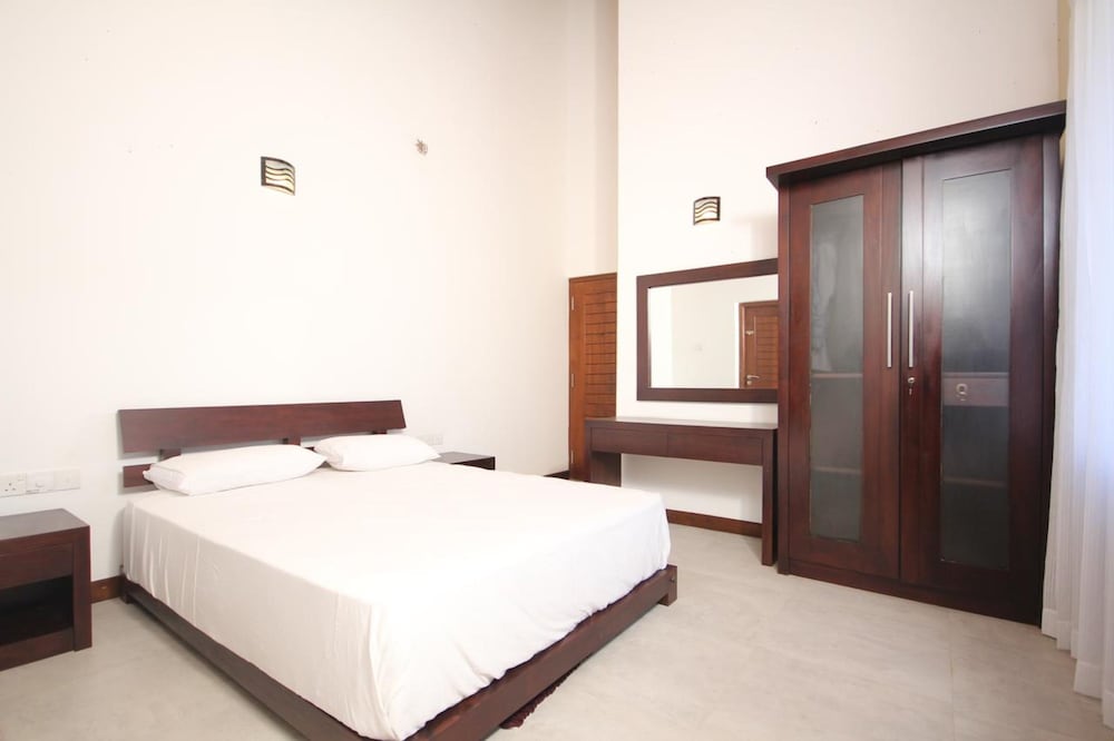 CLASSIC, HOUSE, QUEEN BED, ACCESSIBLE