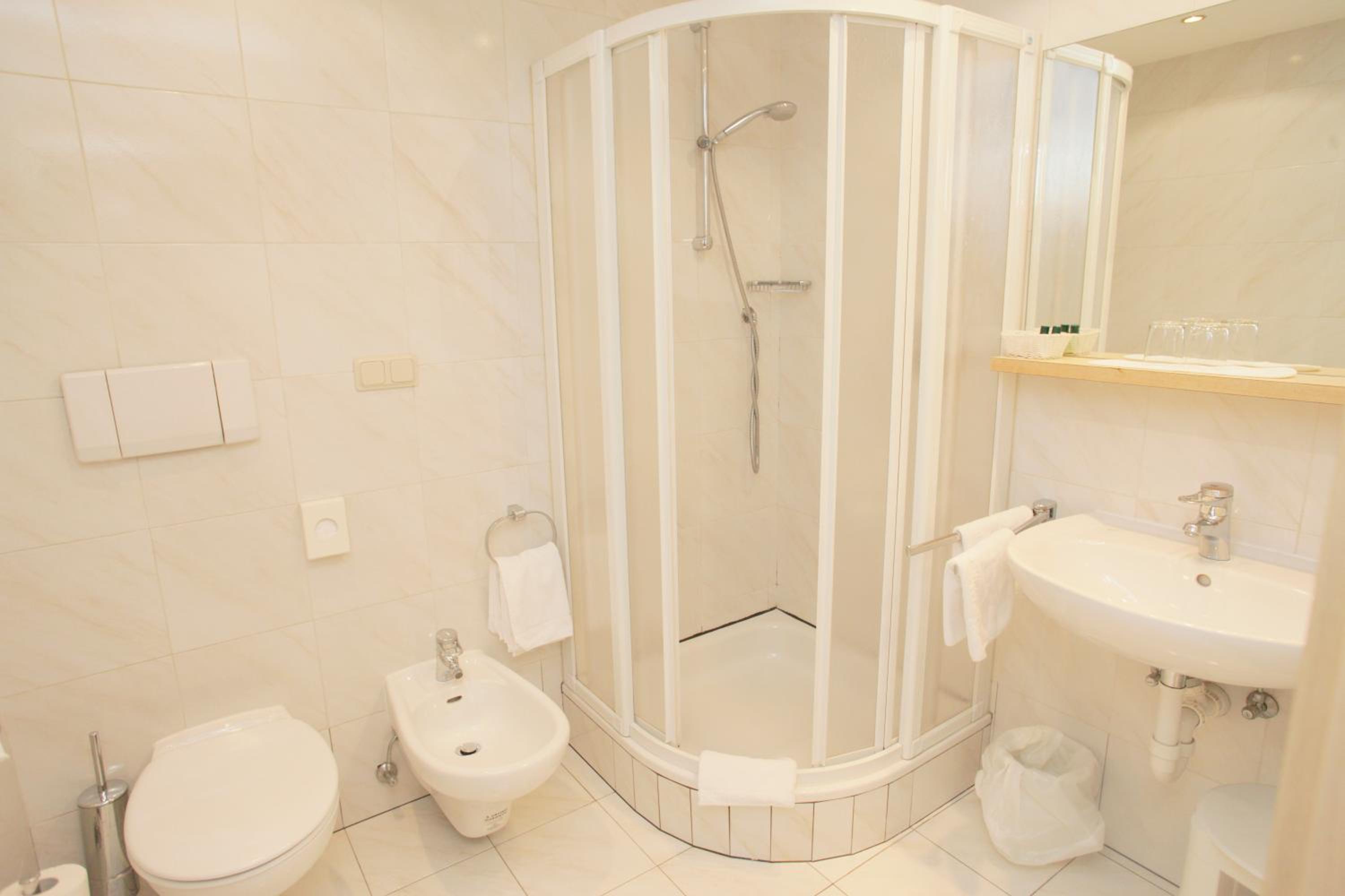 غرفة قياسية بسرير مزدوج، Grunerbaum Hotels 7/9