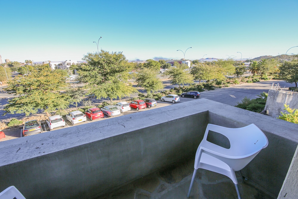 The Village Courtyard Suites 23/30