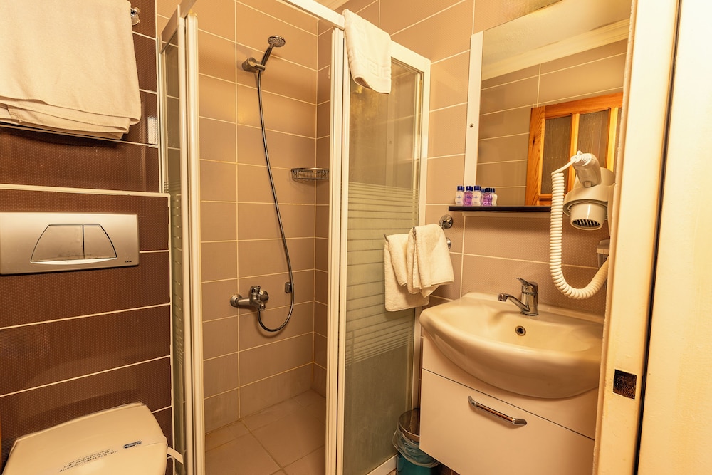 Ciner Hotel 48/50