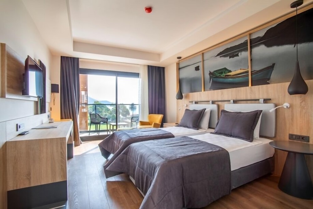 MAIA Luxury Beach Hotel & Spa 7/50