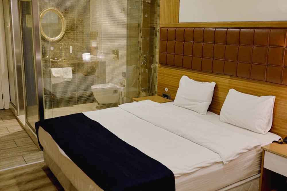 The Hera Platinum Hotel 28/50