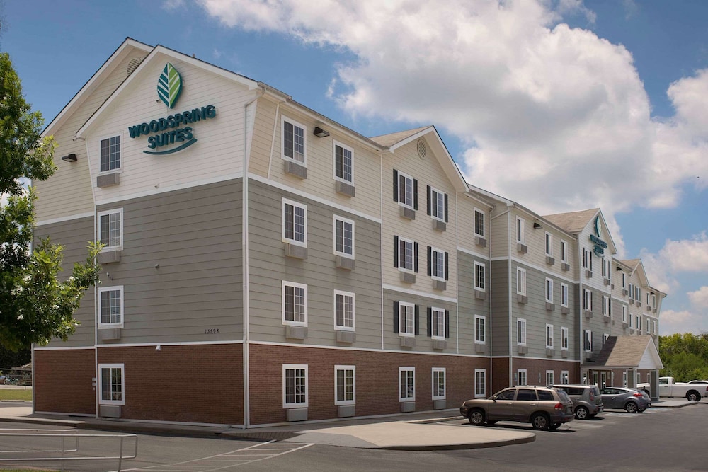 WoodSpring Suites San Antonio North Live Oak I-35 photo3