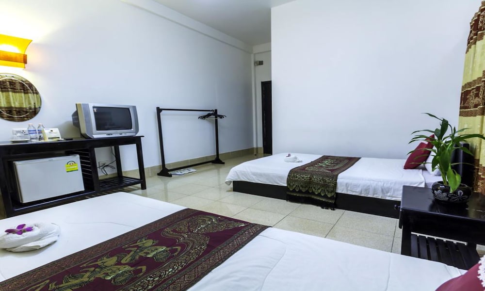 Bou Savy Guesthouse 30/68