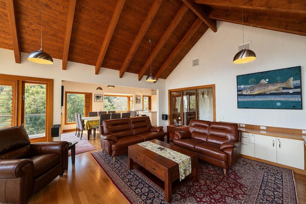 Tongariro Lodge 50/75