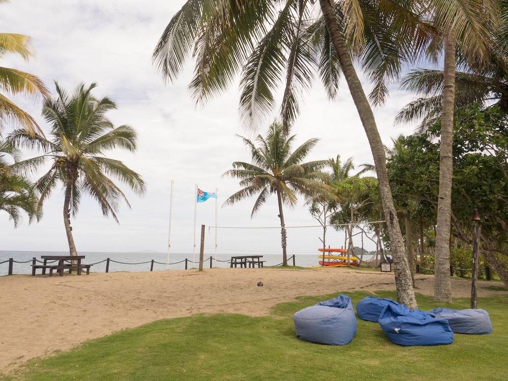 Uprising Beach Resort 69/72