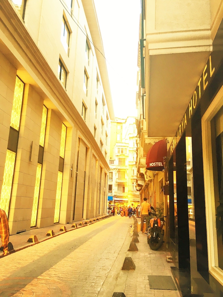 Pera Arya Hotel 3/71