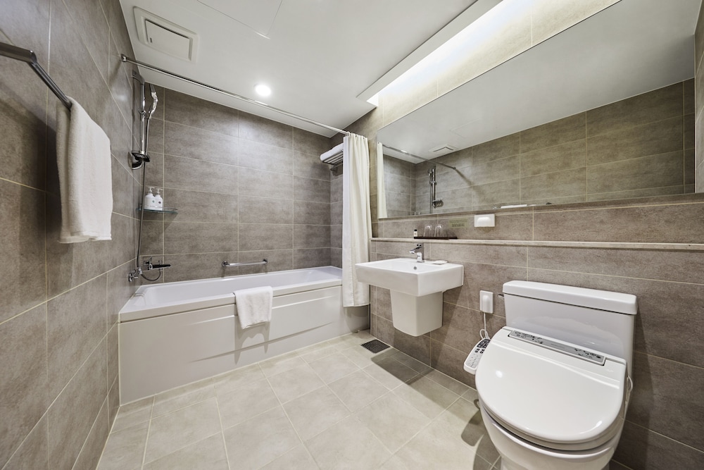 Felix by STX Hotel and Suite 42/46