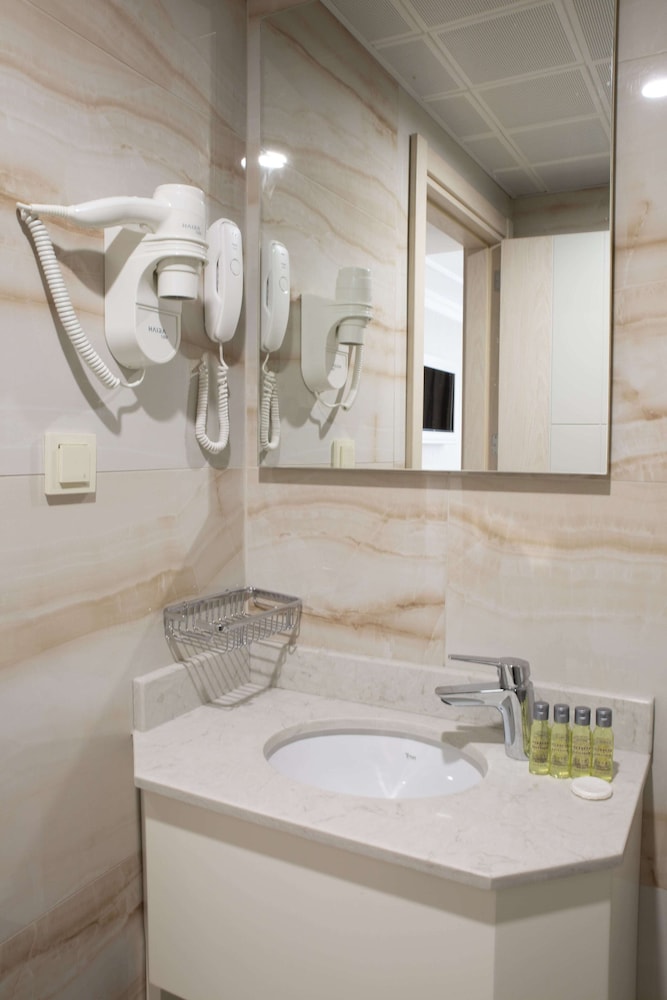 Alpinn Hotel DUE 23/31