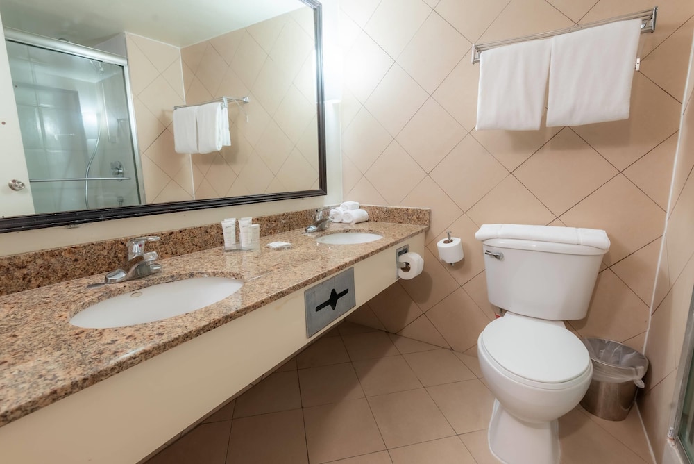 Radisson Hotel Trinidad 47/49
