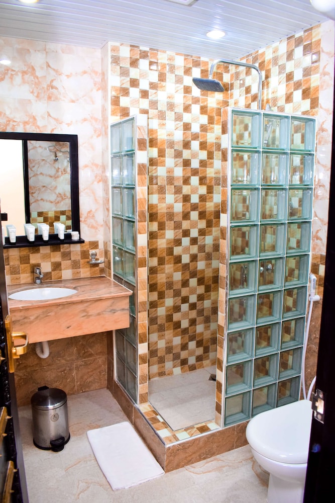 Golden Tulip Stonetown Boutique 32/83