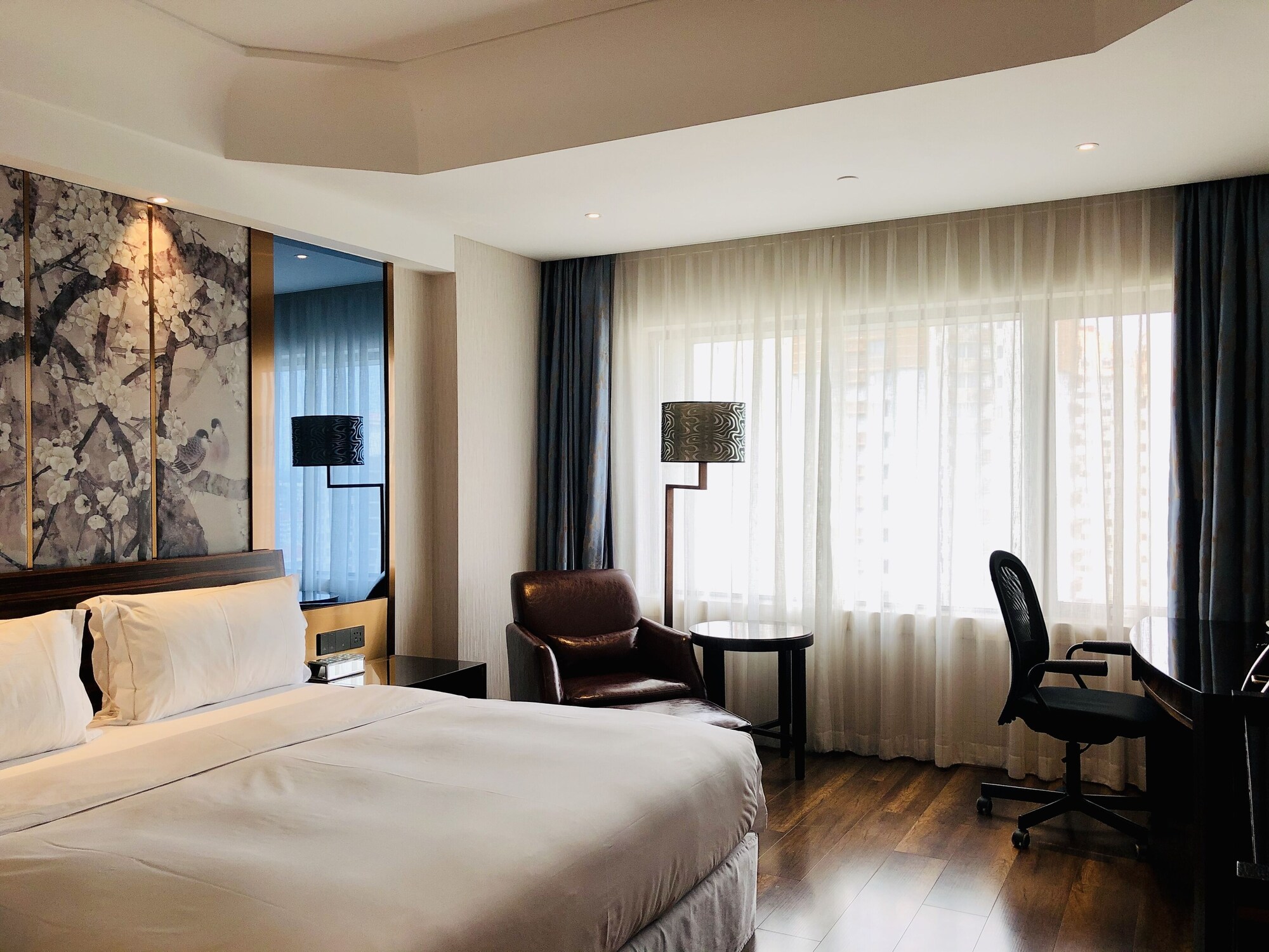 EXECUTIVE, DOUBLE BED