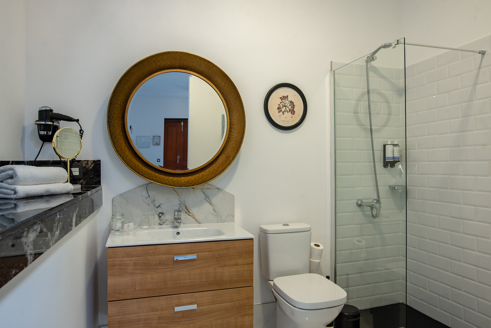 El Charco Suites 47/50