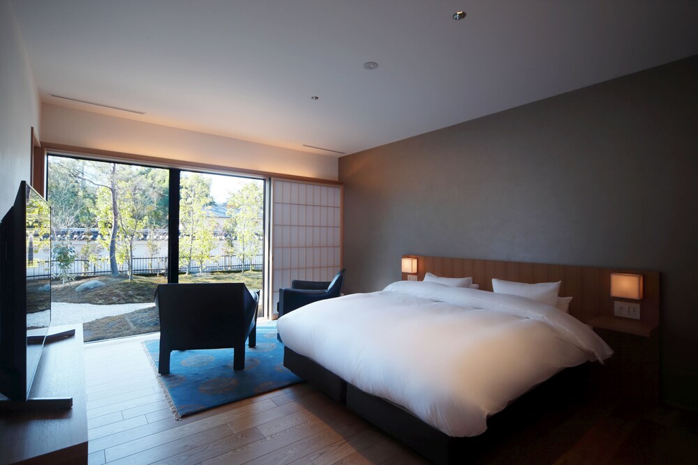 AOI Suites at Nanzenji Kan-un-an 7/92