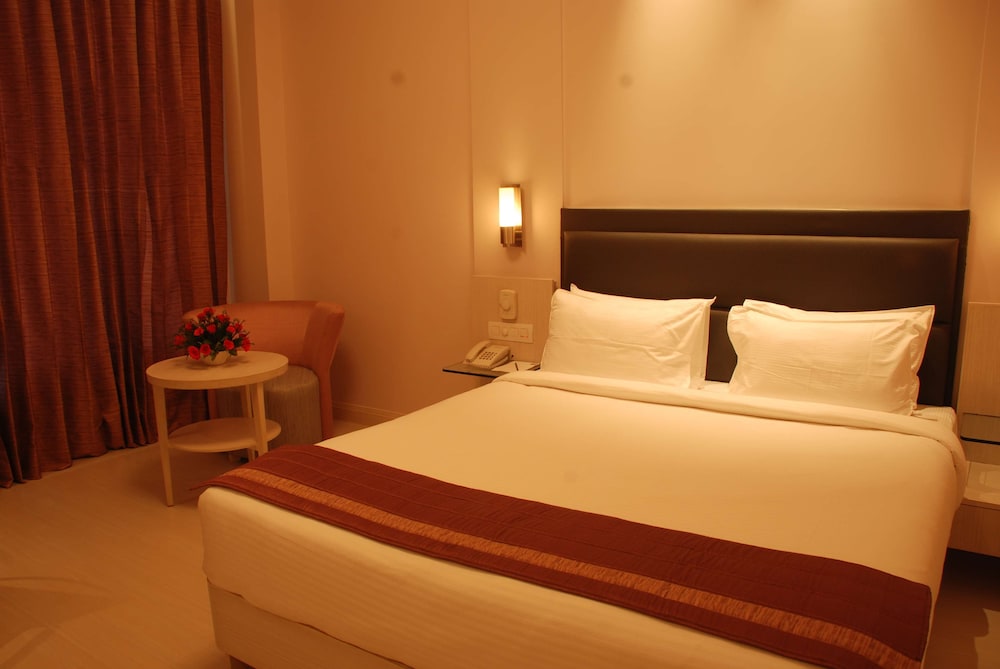 Sarovar Portico Naraina 23/54