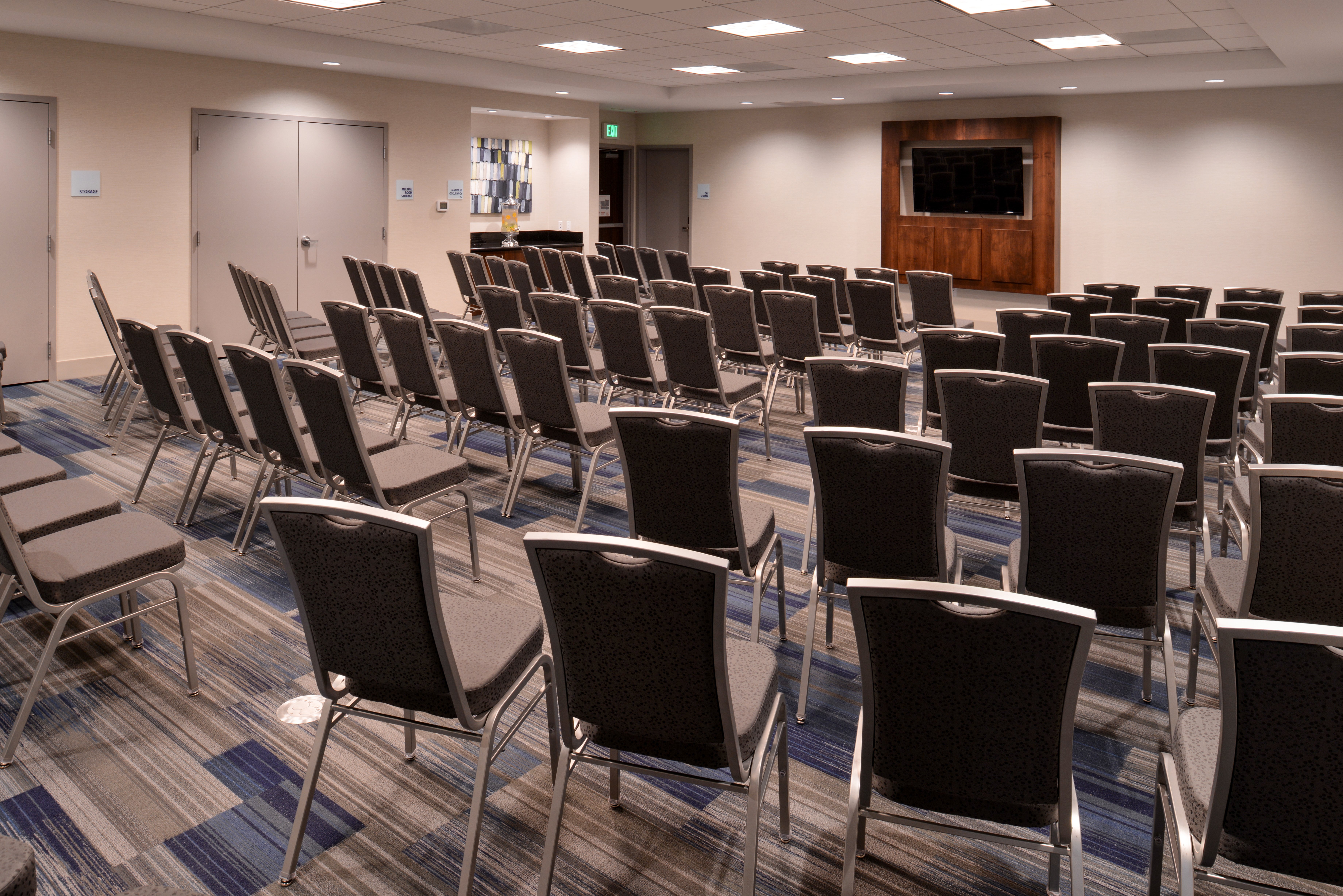 Holiday Inn Express Amp Suitesloma Linda San Bernardino S 54/63