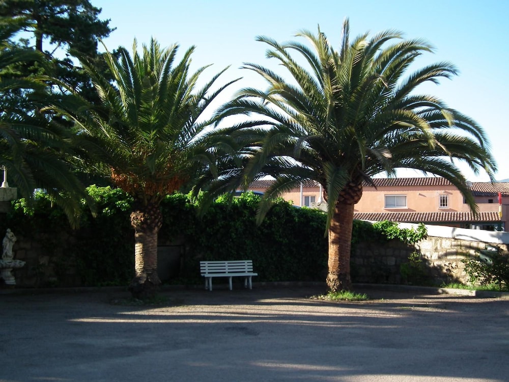 Hôtel De Porticcio 54/65