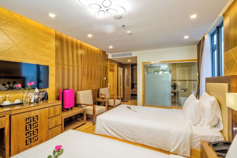 SUPERIOR, TWIN BEDS, RIVER VIEW