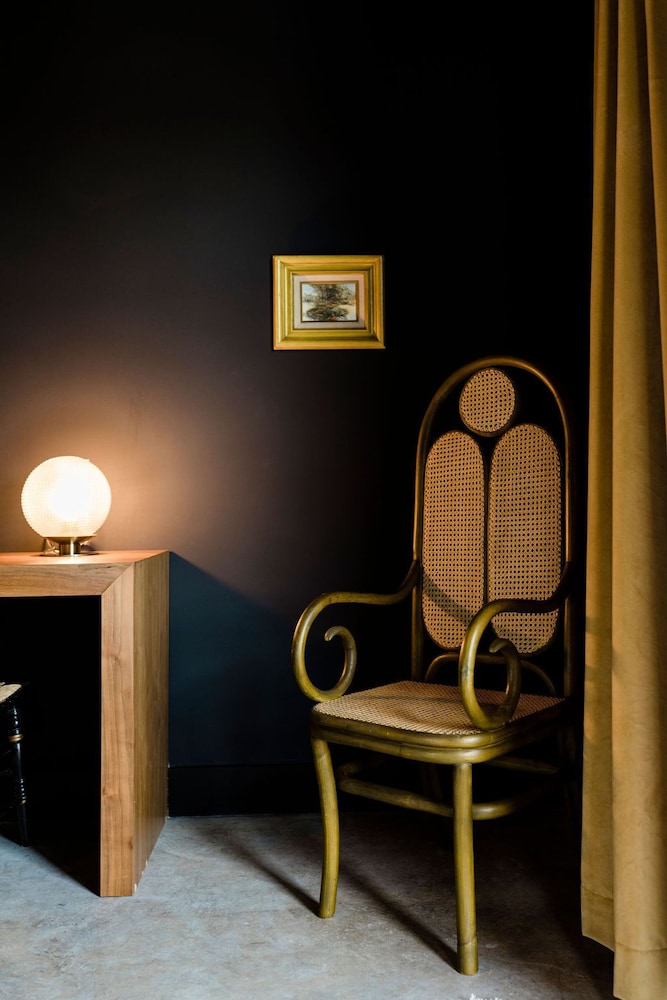 The Frances Modern Inn 45/65