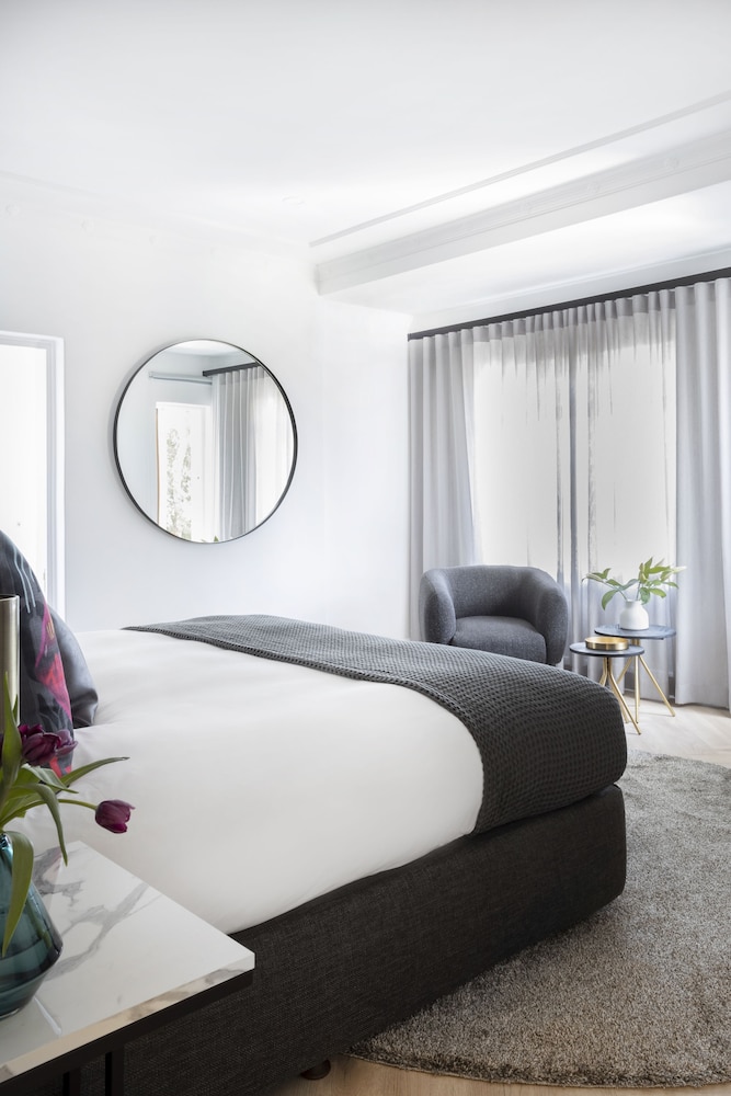 The Clarendon - Fresnaye 15/50