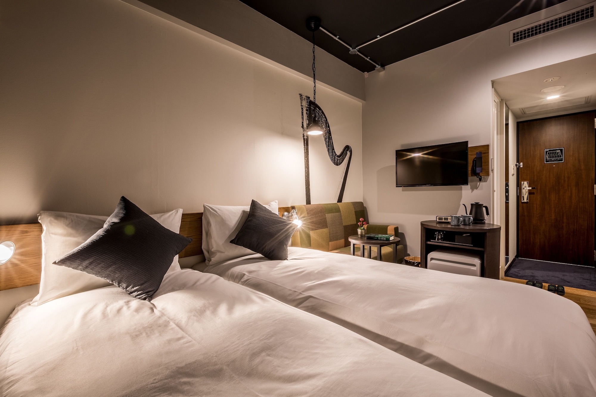 ECONOMY, TWIN BEDS