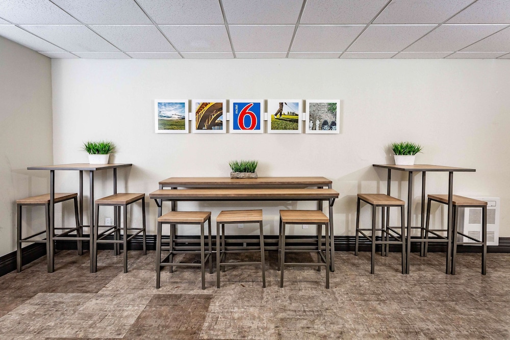 Motel6 Saskatoon, SK 39/55