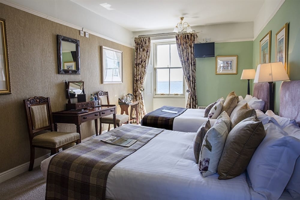 PORT CHARLOTTE HOTEL 24/50
